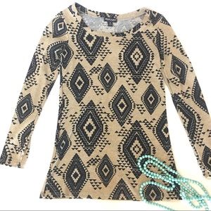 ✅3/$15 About A Girl Tribal Long-sleeve Top Size Medium